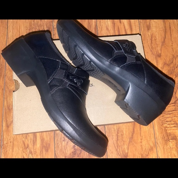 Clarks Womens Angie Pearl Leather Loafer Slip On Shoe Size 10 black NEW - Picture 4 of 9